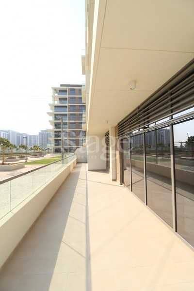19 A very rare apartment to find with a huge terrace. Vacant