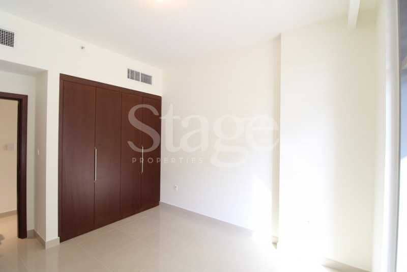 9 A very rare apartment to find with a huge terrace. Vacant