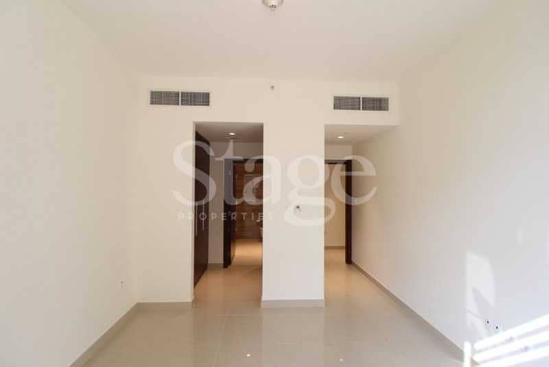 12 A very rare apartment to find with a huge terrace. Vacant