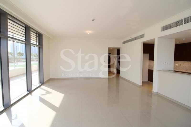 13 A very rare apartment to find with a huge terrace. Vacant