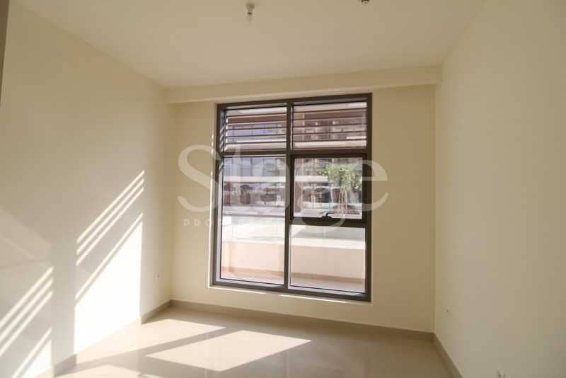 15 A very rare apartment to find with a huge terrace. Vacant