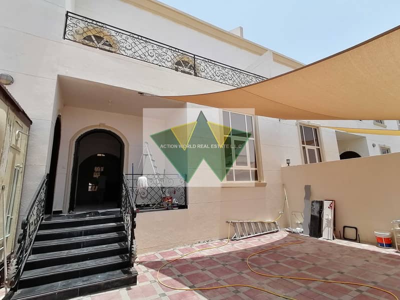 2 Nice 5 MBR Villa Close To Mazyed Mall for rent