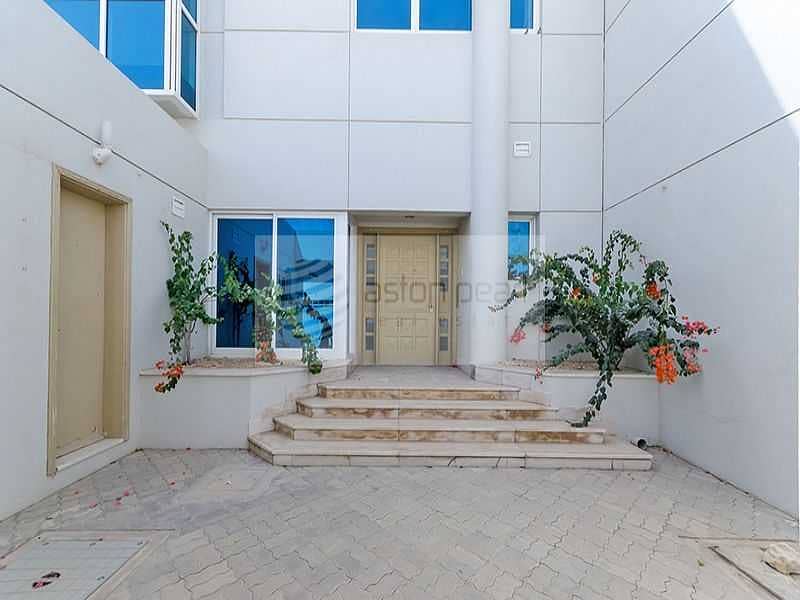 4 Bedroom+Maids | Next to Metro | Vacant| Must See