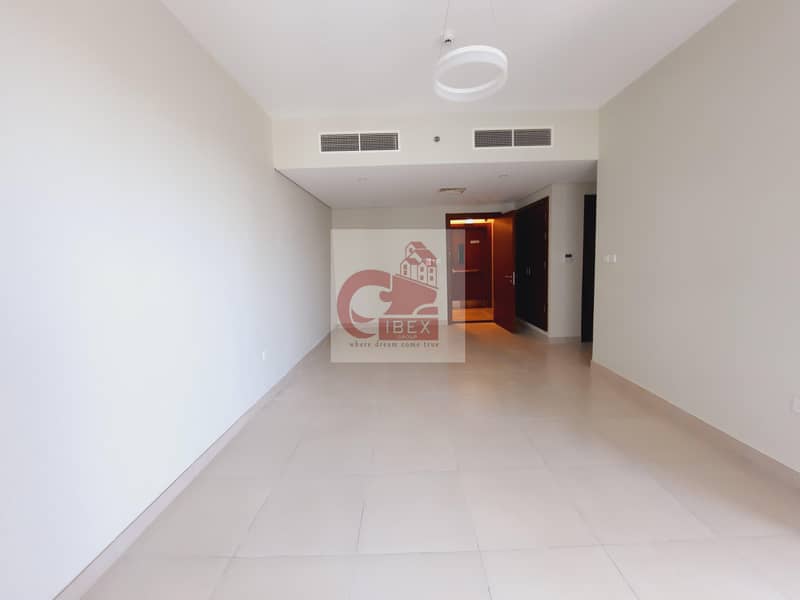 2 40 Days Free - Chiller Free AC Huge 1-BHK With Laundry Room In Jumeirah Garden