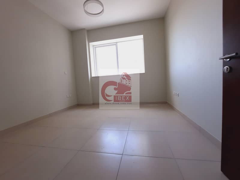 8 40 Days Free - Chiller Free AC Huge 1-BHK With Laundry Room In Jumeirah Garden