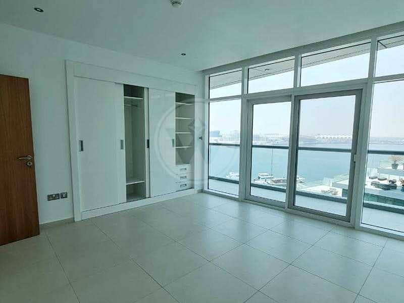 10 Spacious 3 bedroom with amazing sea view