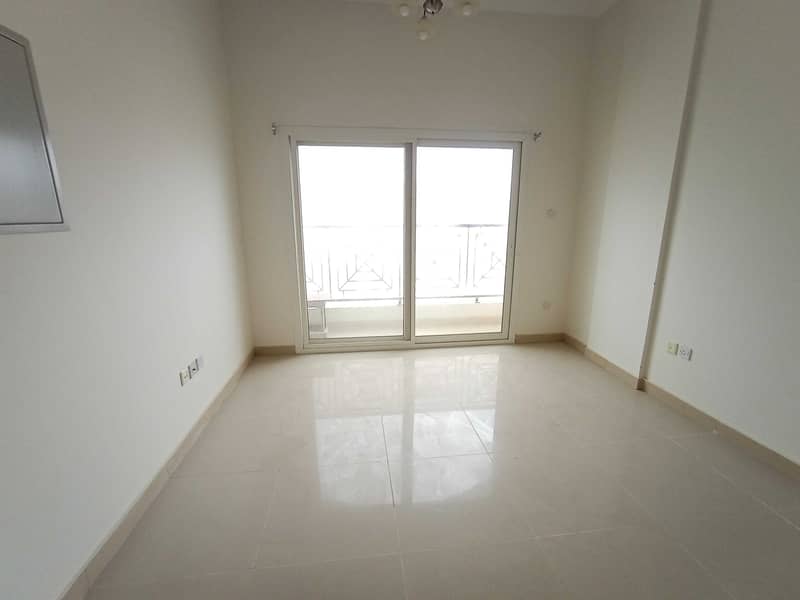 2 Best New 1BHK Just 18k Central AC Family Building Balcony In National paint Muwaileh