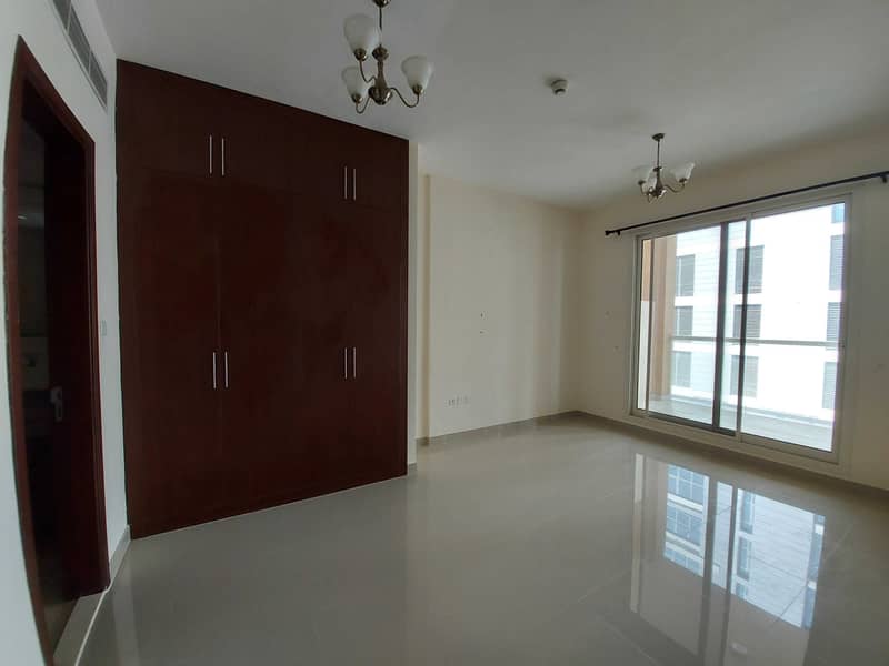 33 Cheap 1BHK | Top Amenities | Ready to Move In!