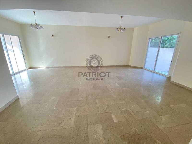 25 SPACIOUS 4BR MAIDS SEMI DETACHED VILLA IN JUMEIRAH 3