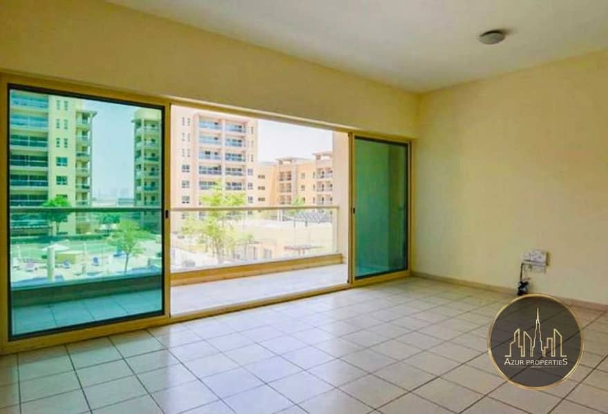 3 Beautiful 2 Bed+study| pool view|Best Layout|