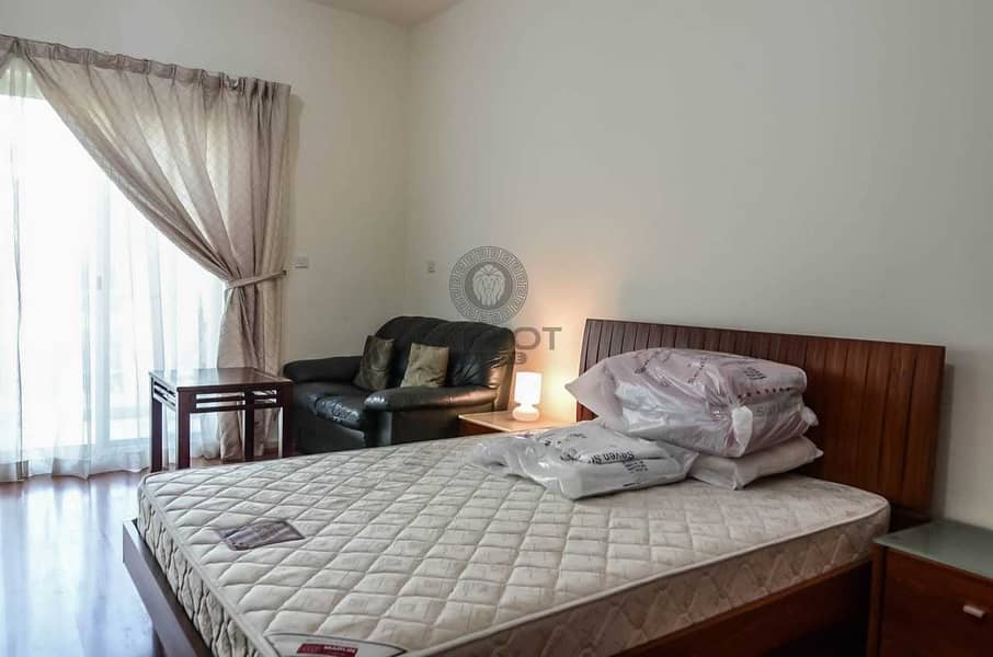 2 Furnished Studio| Bright Unit| Well Maintained