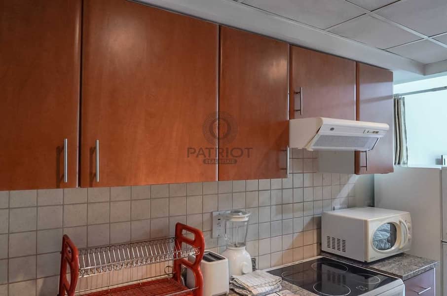 5 Furnished Studio| Bright Unit| Well Maintained