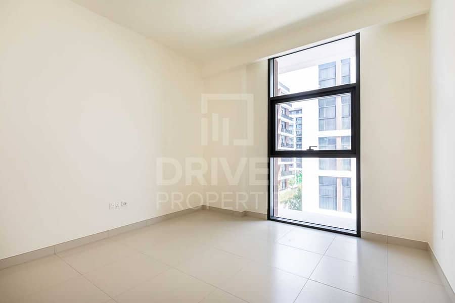 12 Ready to move in | Bright Apt | Pool View