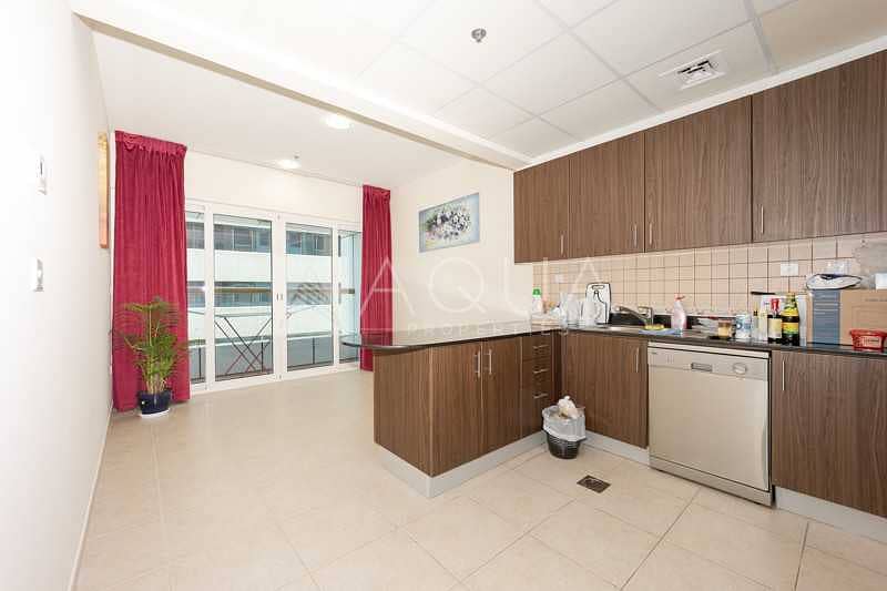 4 Immaculate Unit | High Floor | Available