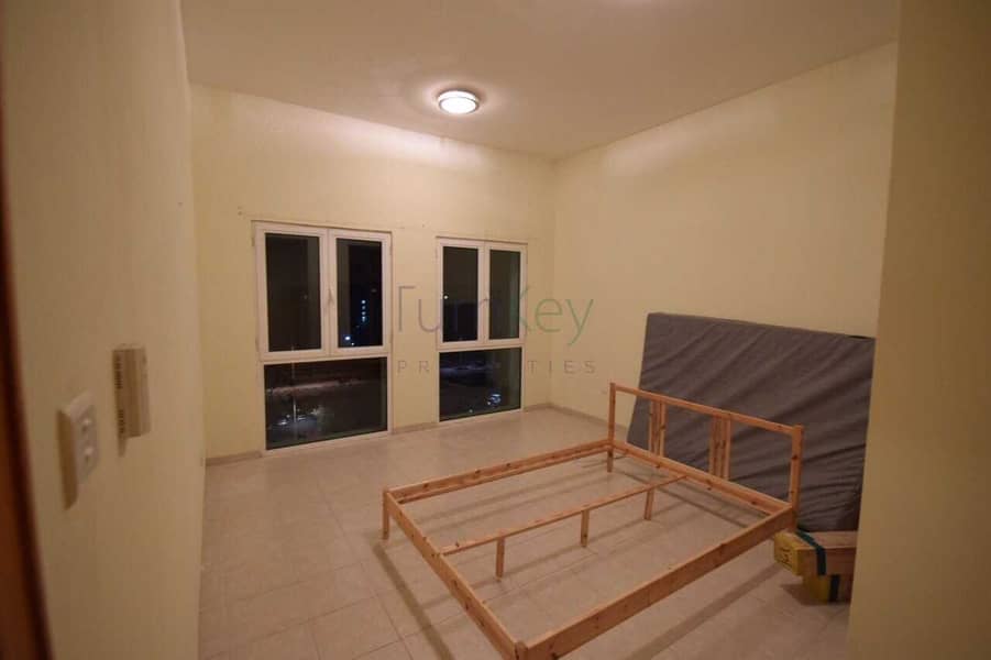 4 1 BED WITH BALCONY. NEXT TO THE METRO