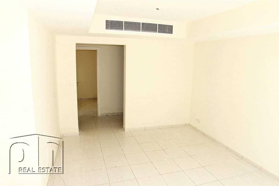 2 | Vacant | Well maintained | Type 4M |