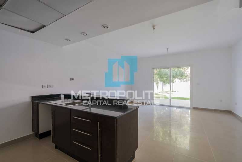 9 Vacant | Ready To Move In | Modern and Spacious