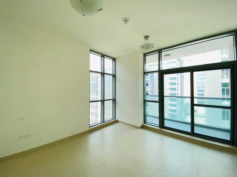 位于纳德-阿尔-哈马尔综合区，纳德-哈马尔大楼 2 卧室的公寓 52000 AED - 5281217
