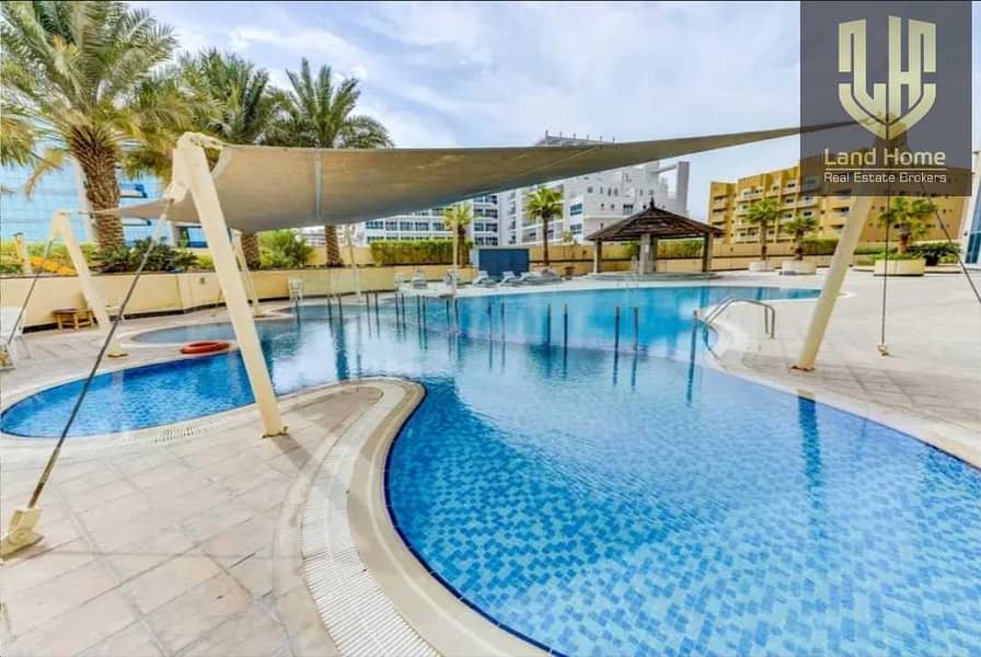 8 Swimming pool View - Chiller Free - Balcony