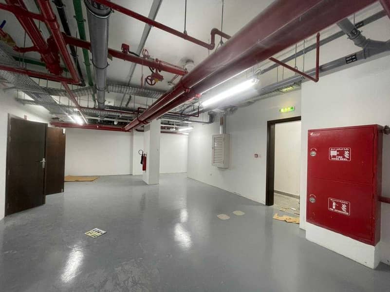 HUGE STORAGE FOR RENT IN BUR DUBAI !!