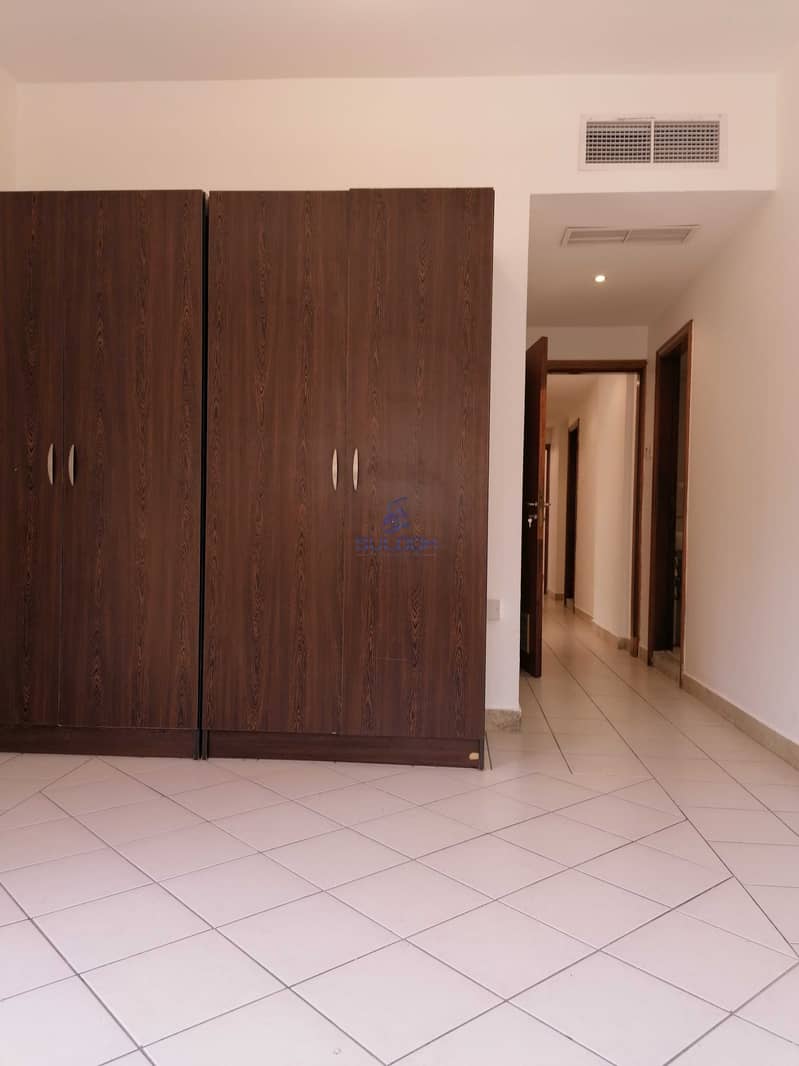 17 Spacious 3BHK with big balcony for 65k in Hamdan nearby Al Mariah Mall