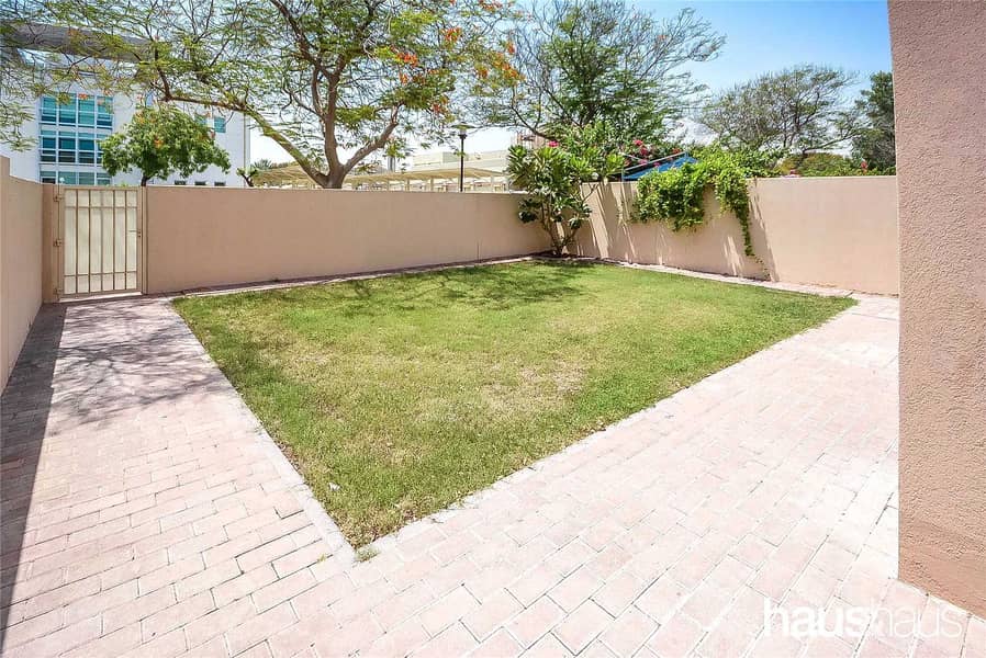 8 Exclusive | Immaculate villa | Call Isabella now