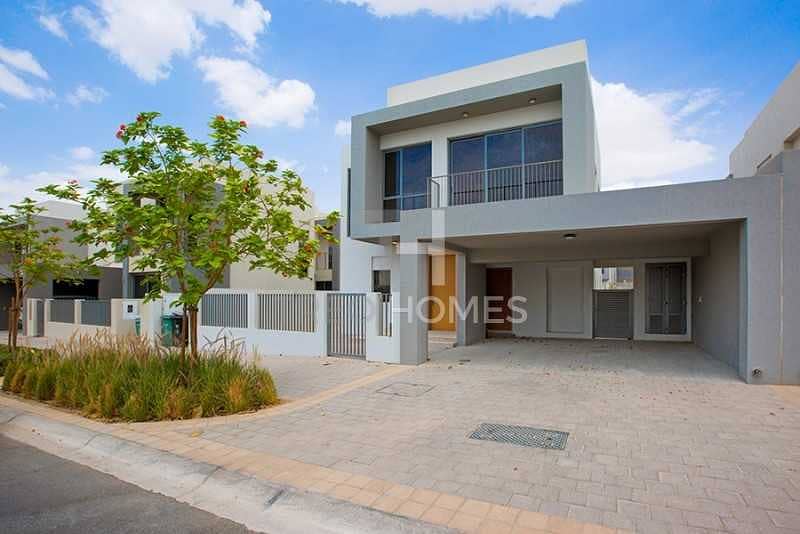 18 Single row|Landscaped|Internal road view