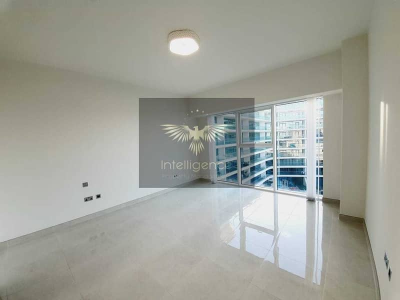 10 Beautiful Ambiance Spacious Unit w/ Full Sea View!