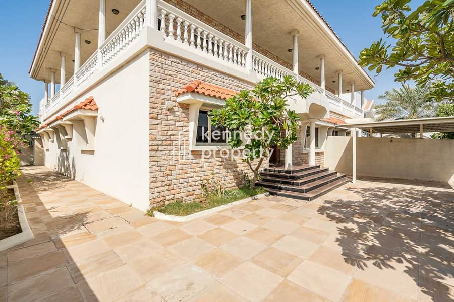 23 Spacious Living | Private Garden | Well Maintaned