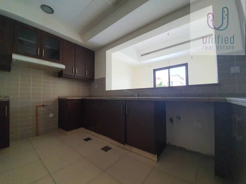 16 Type 1 M-3 Bed-2347 sqft-Single Row- Excellent location