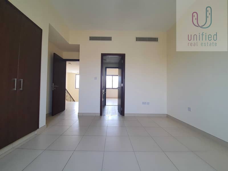 21 Type 1 M-3 Bed-2347 sqft-Single Row- Excellent location