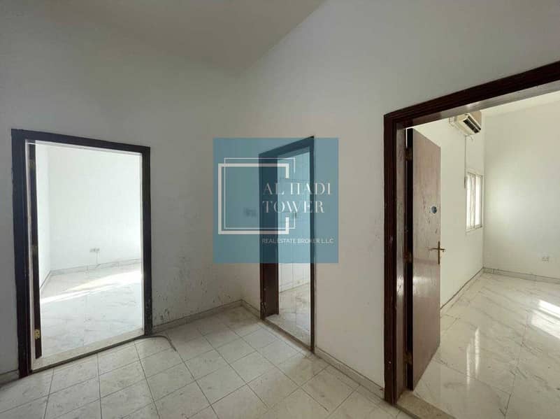 3 BIG SPACIOUS CLEAN 1 BEDROOM HALL