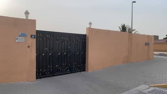 Arabic house ground floor corner four rooms in Riffa