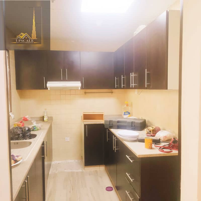 2 UPGRADED APARTMENT|SEPARATE LAUNDRY ROOM|SERVICE CHARGE 6.25|ROI 8.3%|