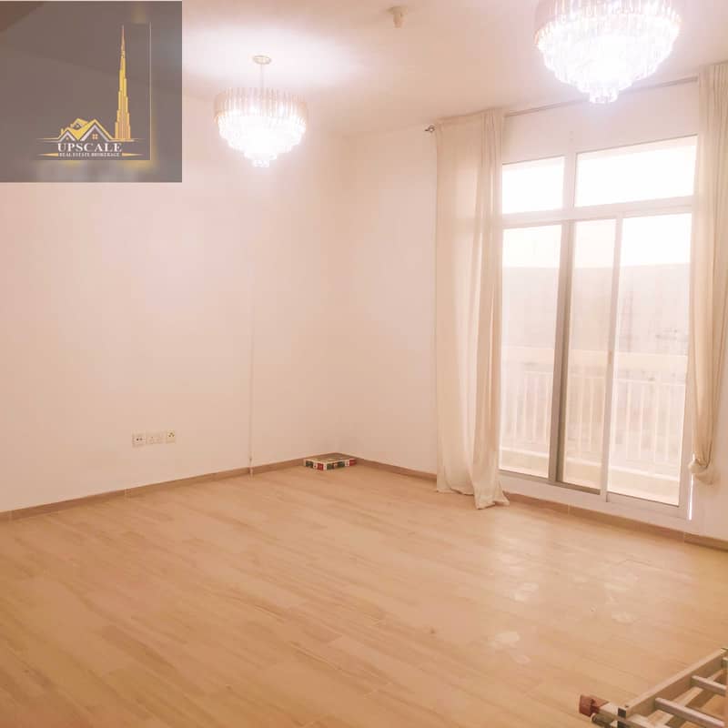 3 UPGRADED APARTMENT|SEPARATE LAUNDRY ROOM|SERVICE CHARGE 6.25|ROI 8.3%|