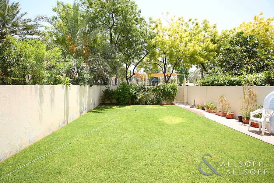 18 Pool & Park View | Great Condition | 3 Bed