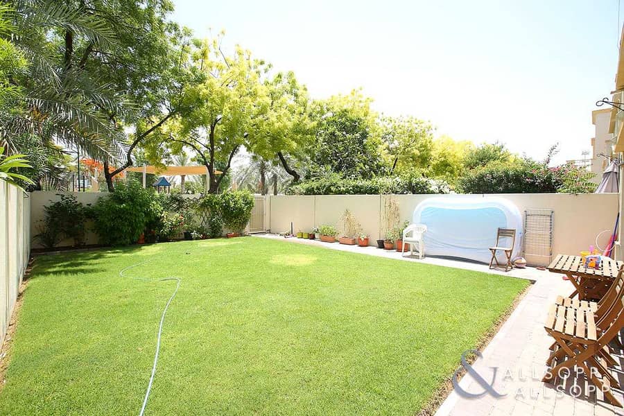 19 Pool & Park View | Great Condition | 3 Bed