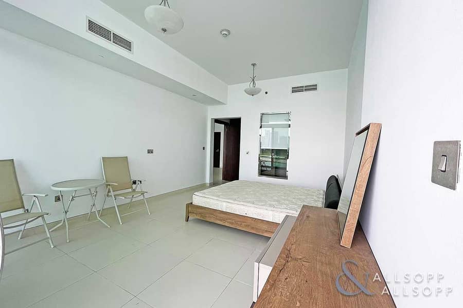 8 Sea and Burj View | Distressed Sale | 1Bed