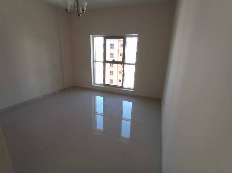 Open View Spacious 2 BHK with  Big Kitchen 2 Balcony with Gym Rent 40k