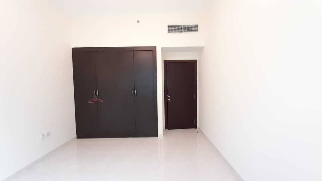 Near to pond park luxurious 2bhk with balcony and all facilities rent only 40k