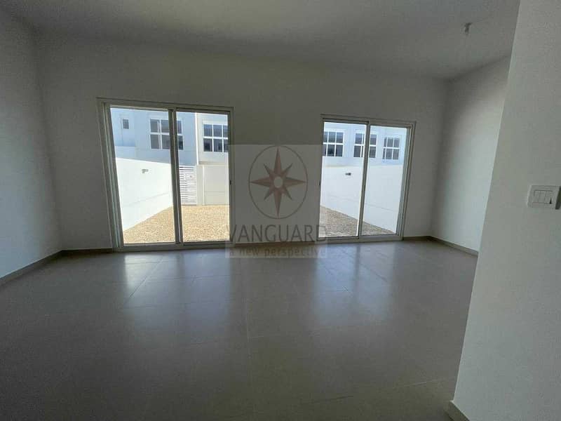 14 Infront of Pool! 3 Bed+Maid's Room in Arabella 3