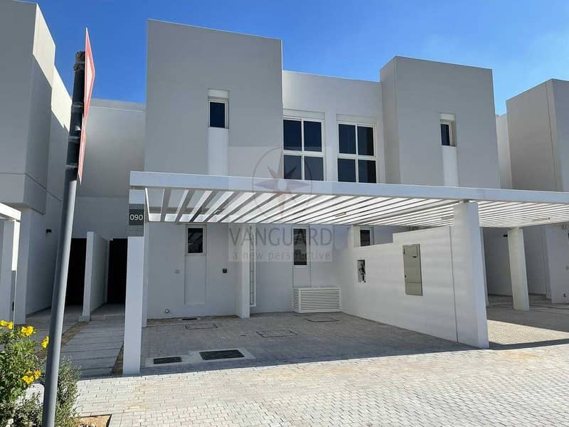 17 Infront of Pool! 3 Bed+Maid's Room in Arabella 3