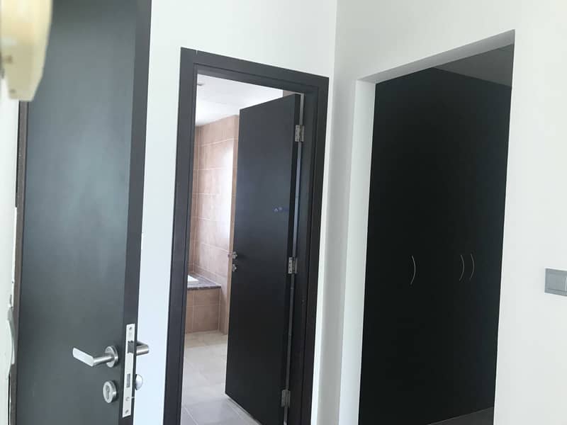 12 Nice 2Br plus Maid Ind Villa for Rent in JVT