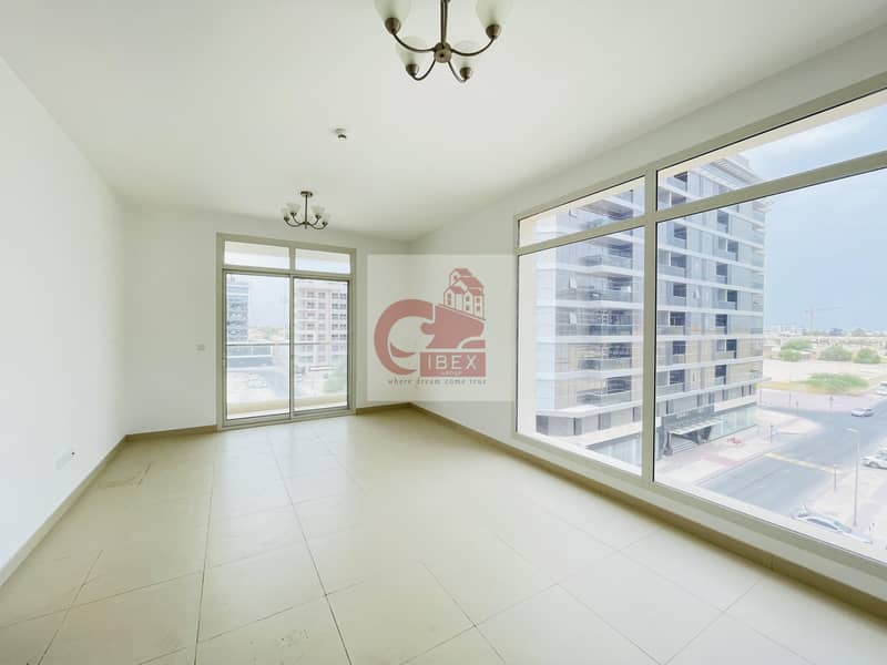 4 Like brand new 2bhk with 45 days free open view near to metro station on sheikh zayad road