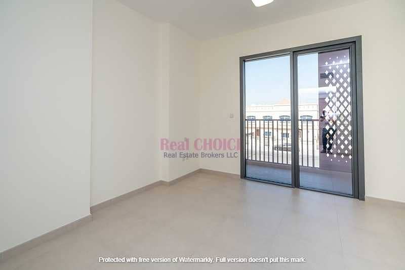 17 Balcony| Store & Laundry| Community View| For Rent