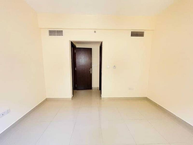 2 70days free // 2bhk //  No first rent // car parking free// opposite side of city centre//