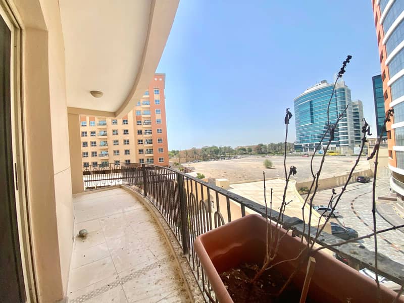 Specious Bright Huge Glassess 1Bhk Apt 27K With All The Facilities Specious Bright Huge Glassess 1Bhk Apt 27K With All The Facilities