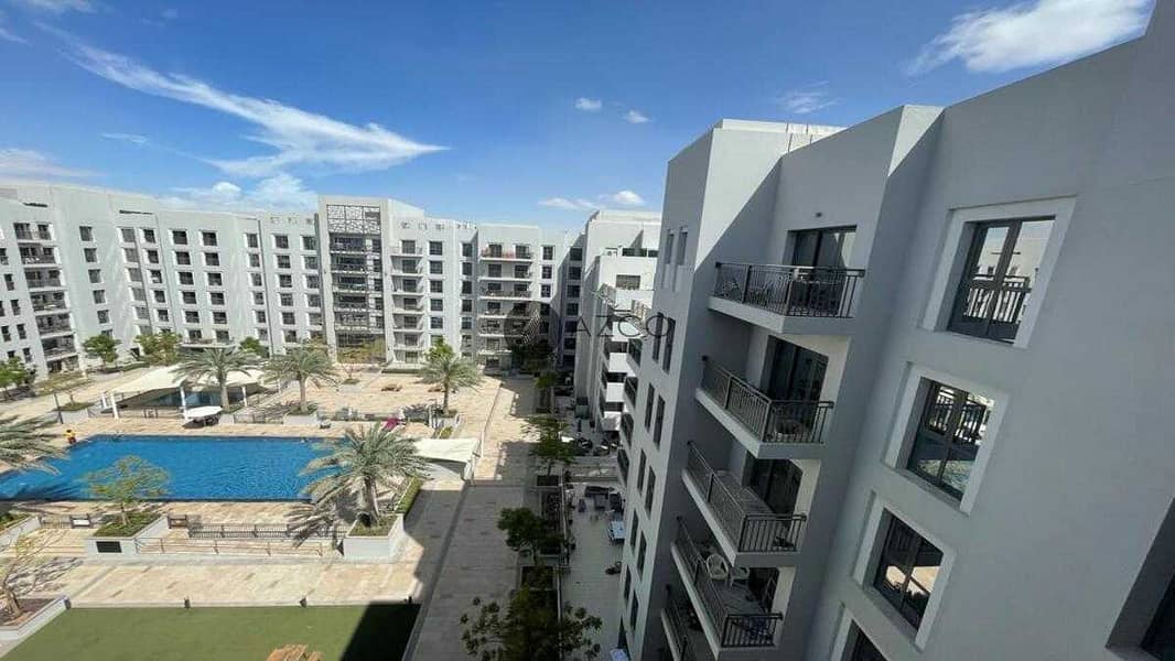 8 Corner unit| Pool View | Vacant on transfer
