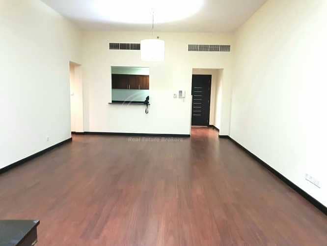 2 1BR in Green Lakes | Near Metro Station