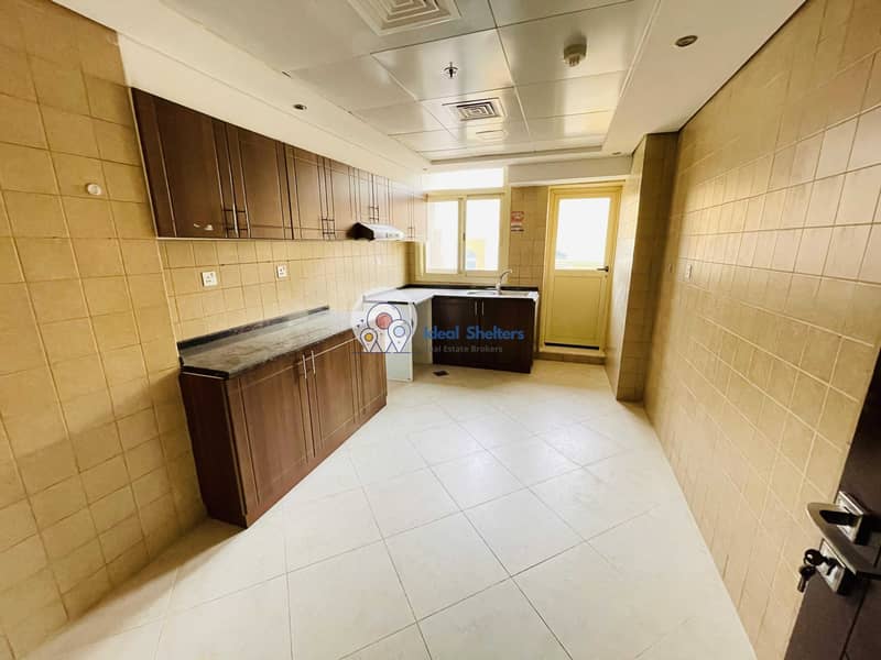 2 SAPIOUS 2BHK 2BALCONIES WITH HUGE KITCHEN IN 45K